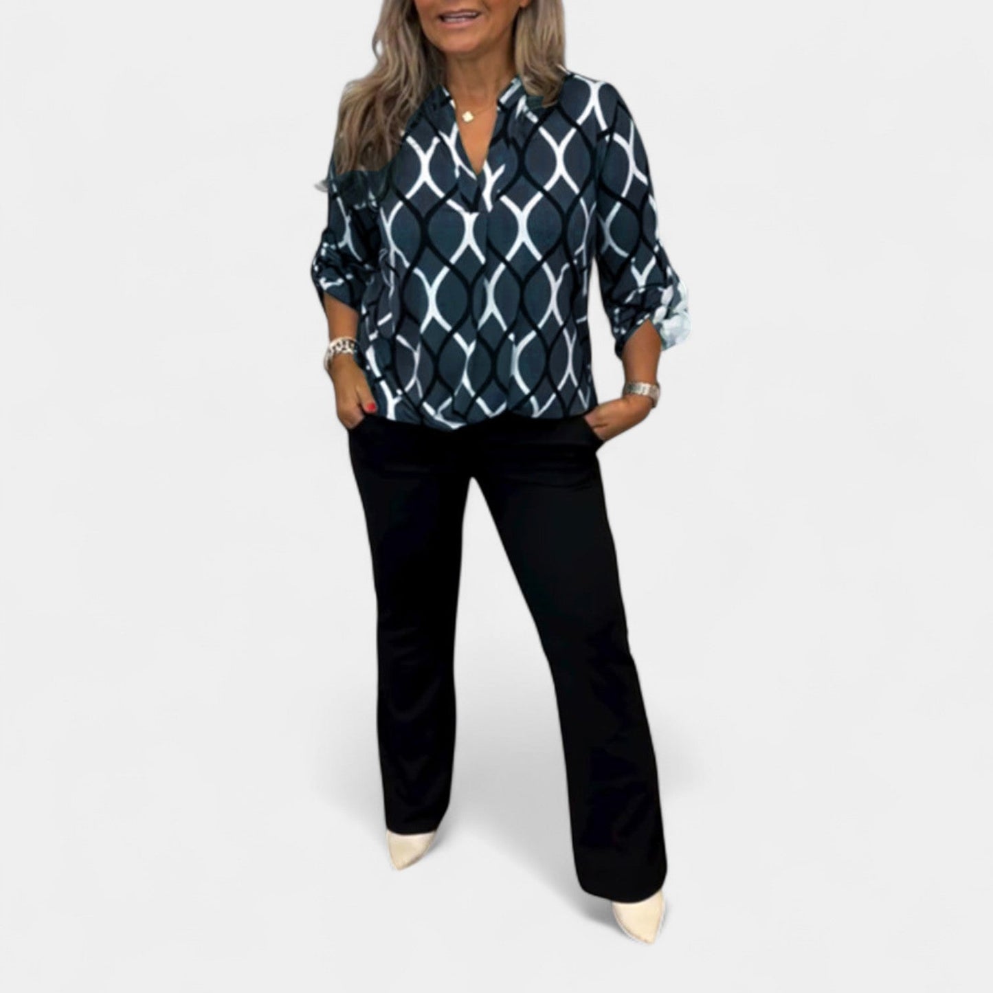 Petra – Halenka s grafickým vzorem