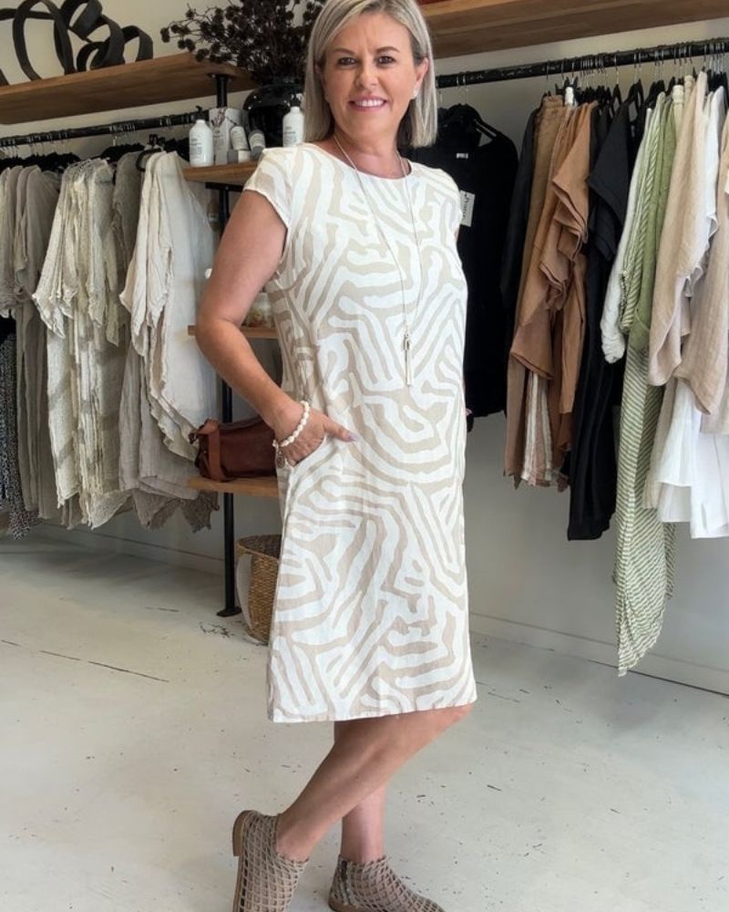 Nelia | Letní šaty s kulatým výstřihem a krásným potiskem