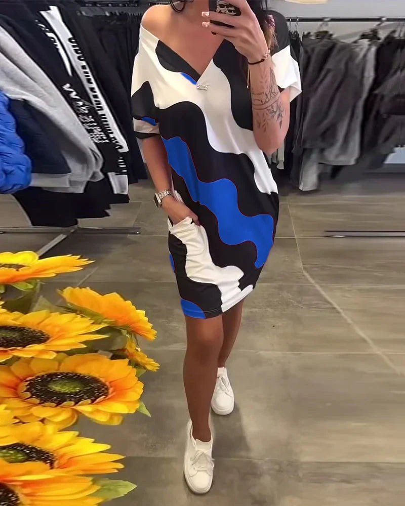 Karina | Šaty s vlnitým potiskem a výstřihem do V