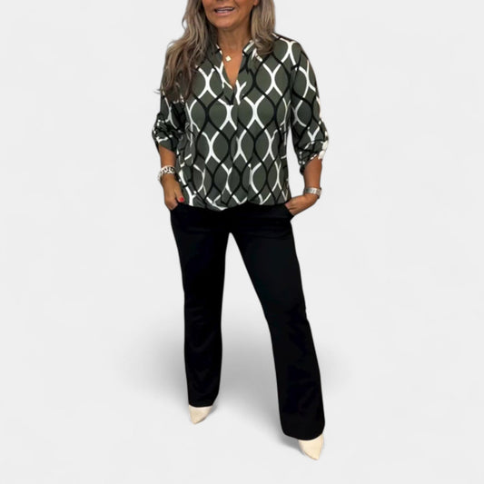 Petra – Halenka s grafickým vzorem