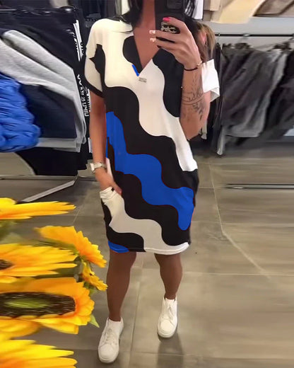 Karina | Šaty s vlnitým potiskem a výstřihem do V