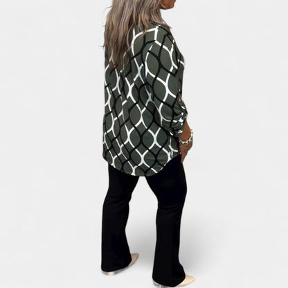 Petra – Halenka s grafickým vzorem