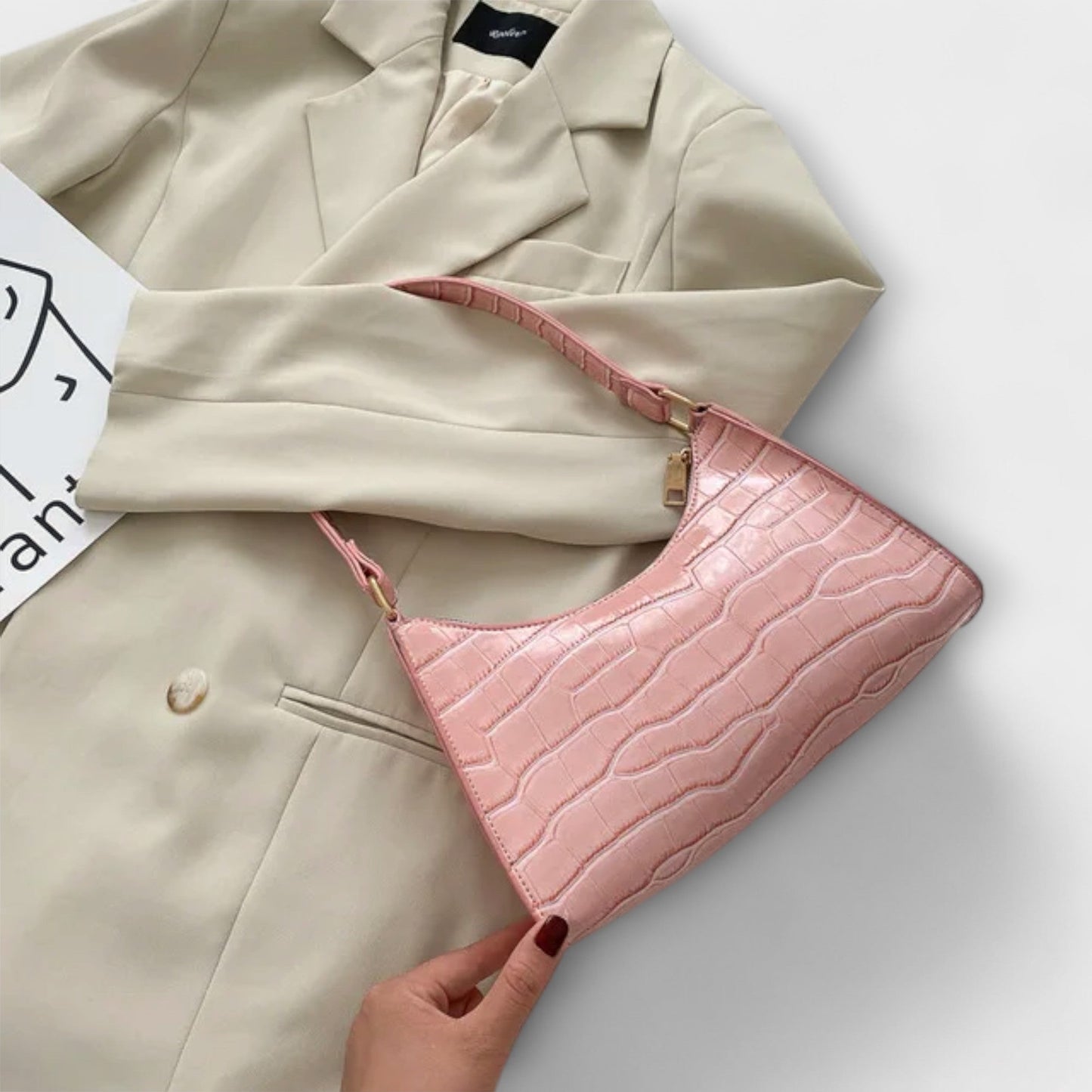 Lora. - Lesklá kožená taška