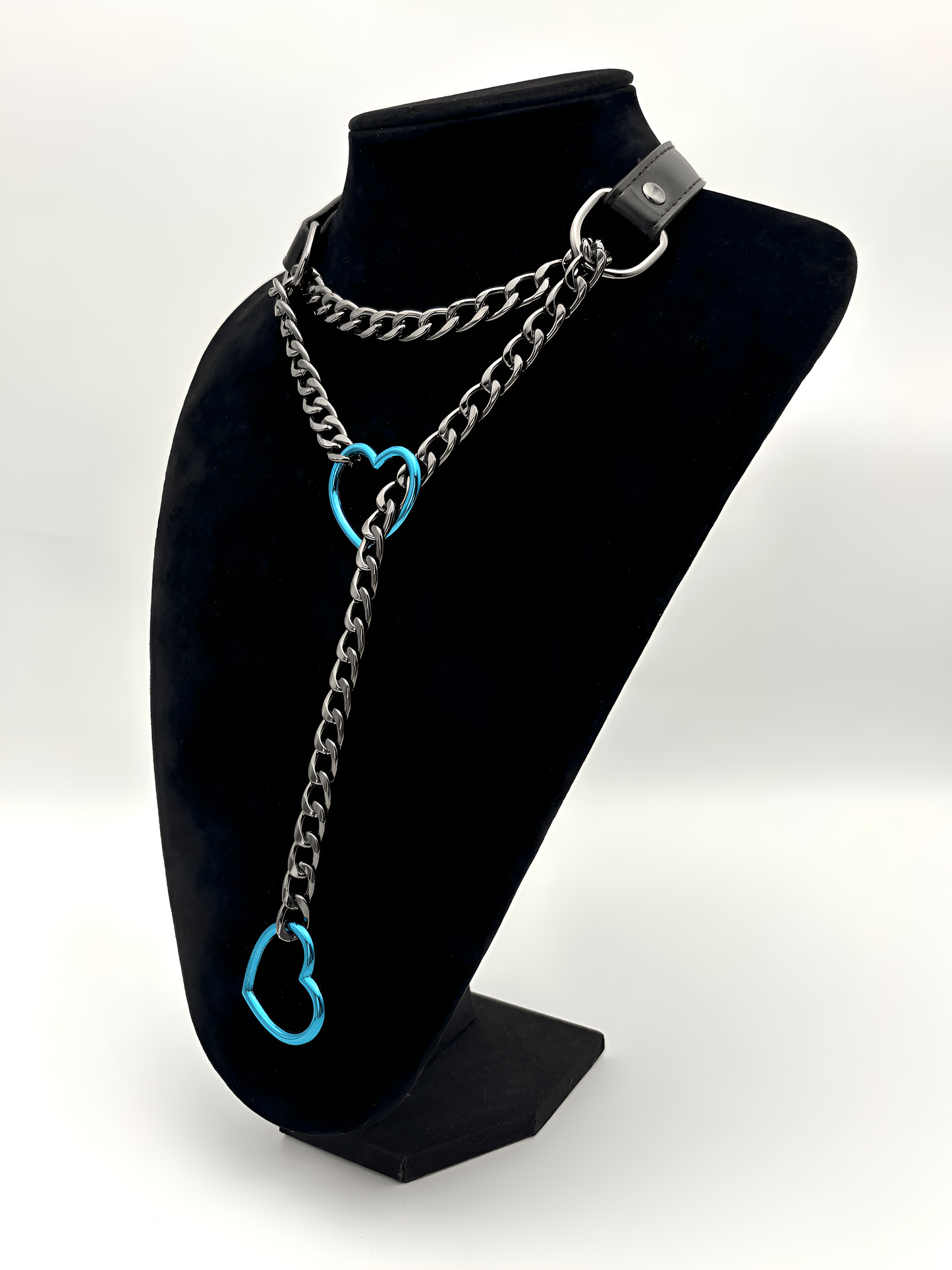 LoveChains™ - Kožený obojek s řetízkem ve tvaru srdce