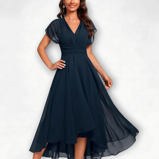 Julita | Plynulé večerní šaty s V-výstřihem