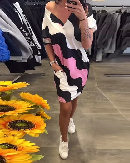 Karina | Šaty s vlnitým potiskem a výstřihem do V